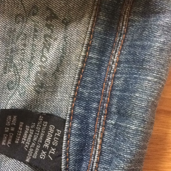 ARIZONA JEANS Decorated Jean Jacket - Picture 3 of 5